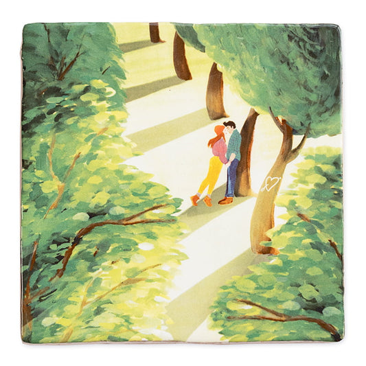 Huwelijkscadeau tegeltje met koppel in bosrijke omgeving