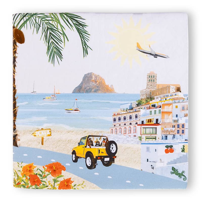 Tegeltje Ibiza met strand, auto, gebouwen en vliegtuigen