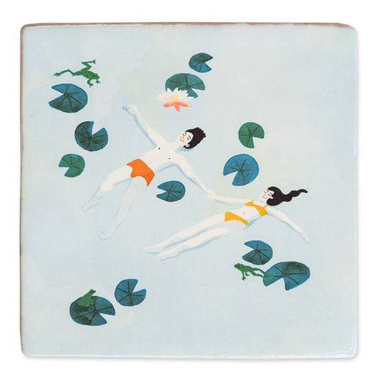 Tegeltje zwemliefde, twee mensen hand in hand in vijver