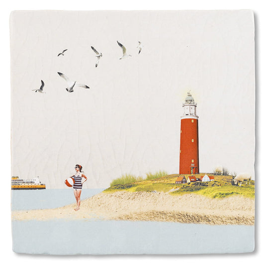 Tegeltje Texel met vuurtoren, strand en meeuwen in lucht