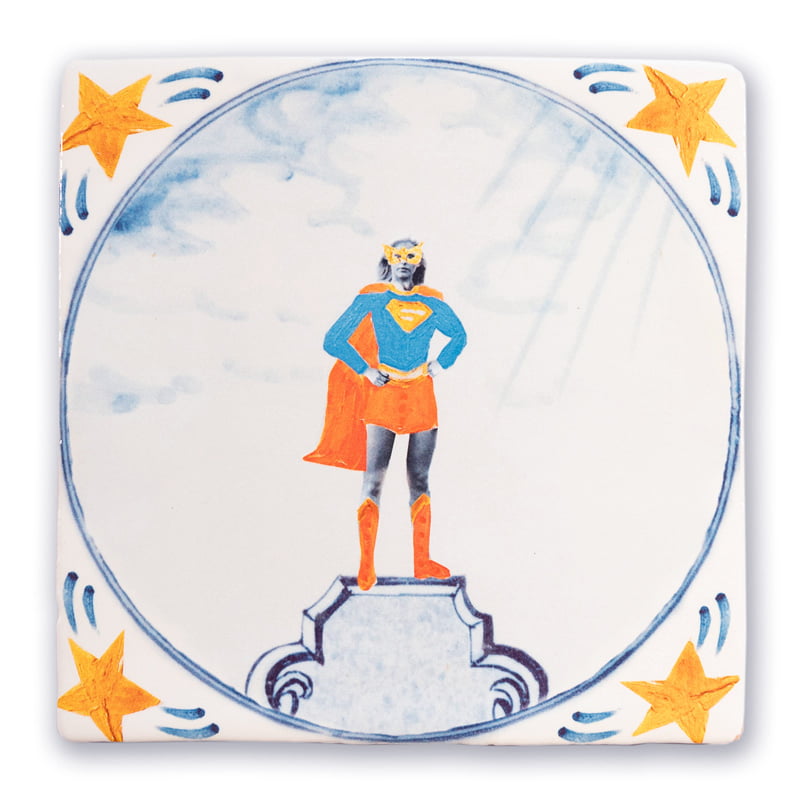 Gepersonaliseerd tegeltje met superheld en sterren in hoeken