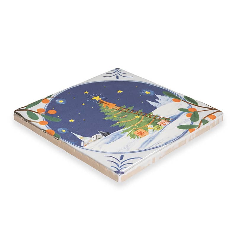 Kersttegeltje kerstboom met ster in winters landschapdecor