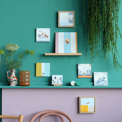Geslaagd cadeau tegeltje kleurrijke illustraties wanddisplay tegen groene achtergrond