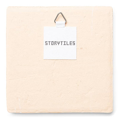 Geslaagd cadeau tegeltje StoryTiles beige achterkant met ophanghaakje