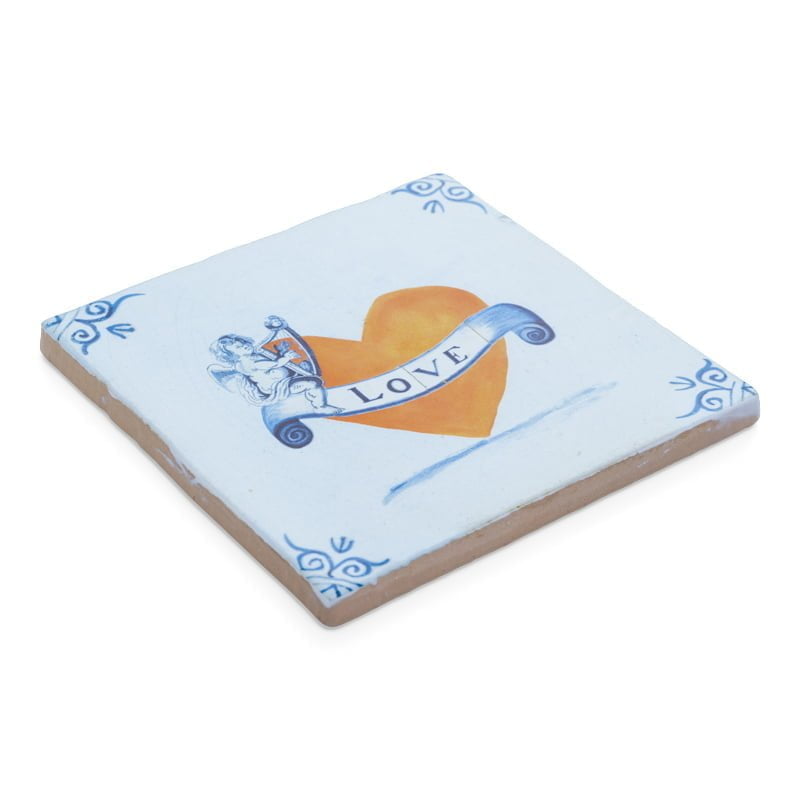 Gepersonaliseerd tegeltje met oranje hart en tekst "Love" angel
