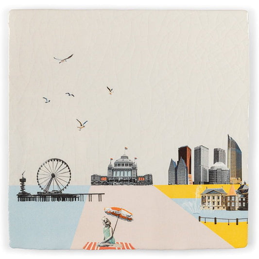Tegeltje den haag strand met skyline en gebouwen